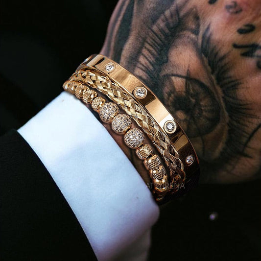 Verschiedene PITANI® Armbänder aus Edelstahl, Leder und Natursteinen – stilvolle Accessoires für jeden Look