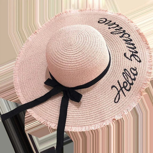 Eleganter Sonnenhut aus Stroh mit breiter Krempe und UV-Schutz – stilvoller Begleiter für sonnige Tage, vorgestellt im PITANI Blog