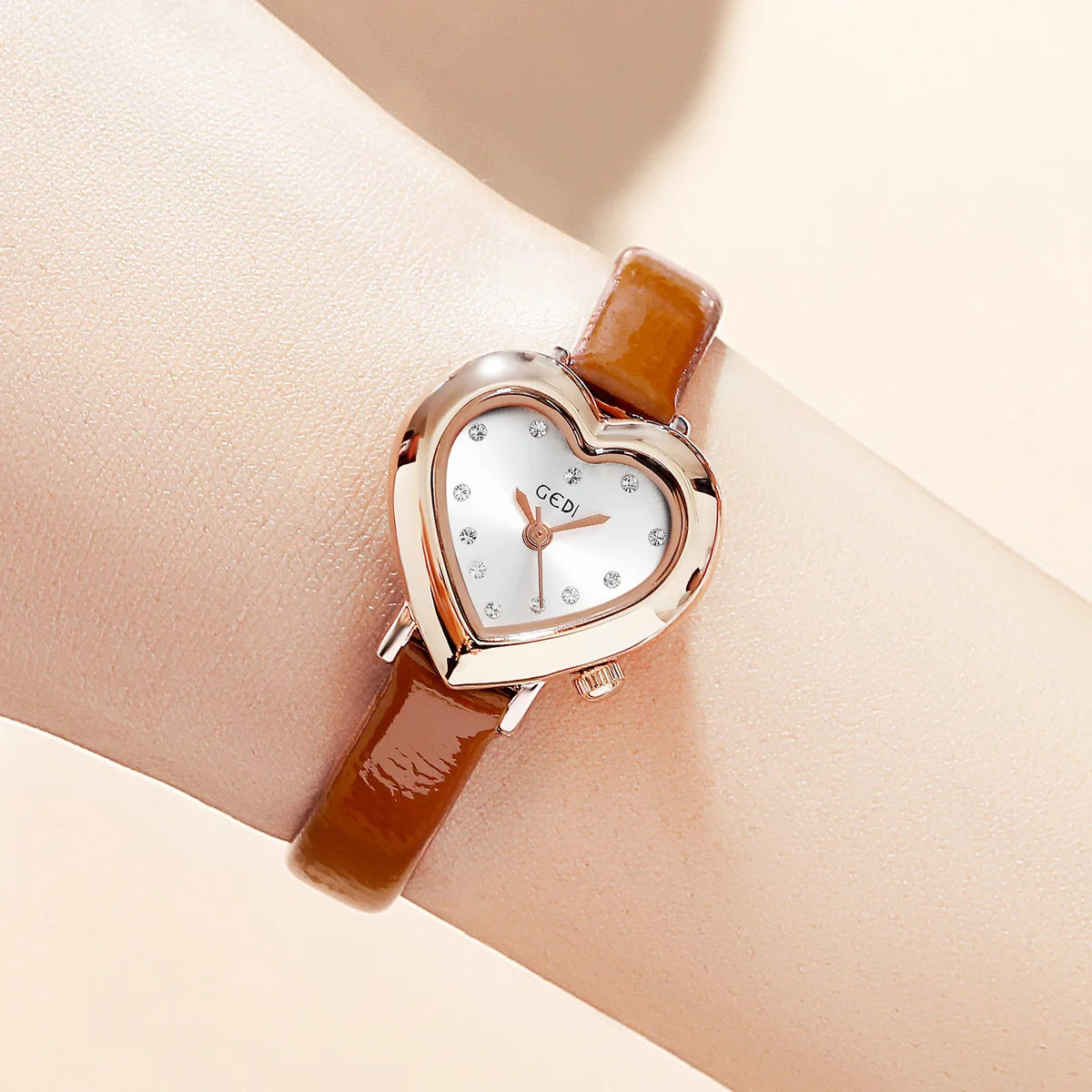 Herzform Leder Armbanduhr "Impermeabile no.774 " - PITANI