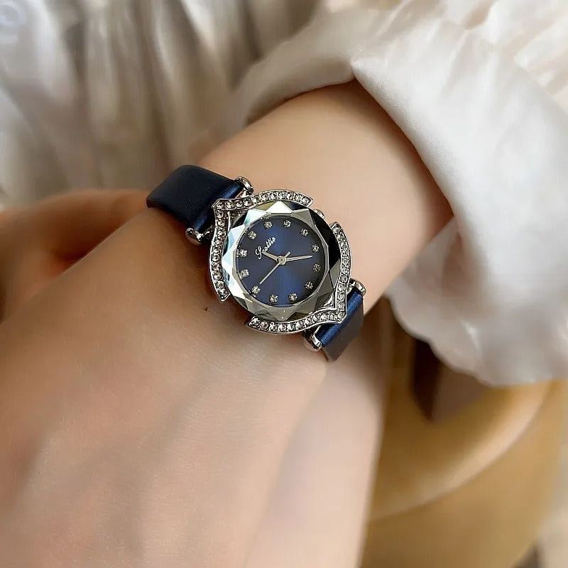 Glitzer Armbanduhr mit kunstvoll geschwungener Lünette "Moda Impermeabile Da Donna no.3094" - PITANI