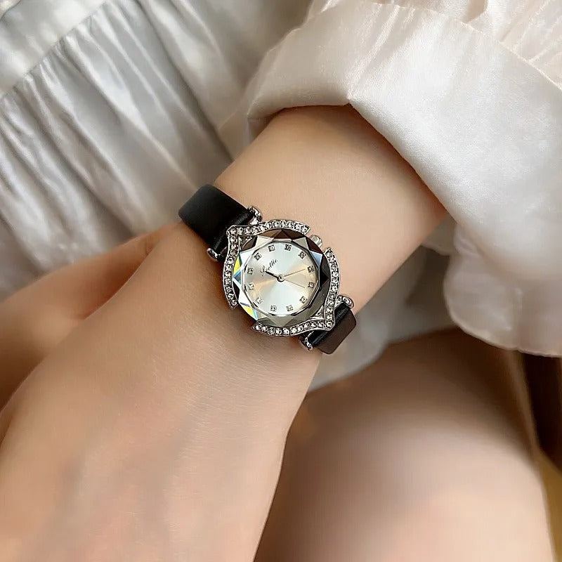 Glitzer Armbanduhr mit kunstvoll geschwungener Lünette "Moda Impermeabile Da Donna no.3094" - PITANI