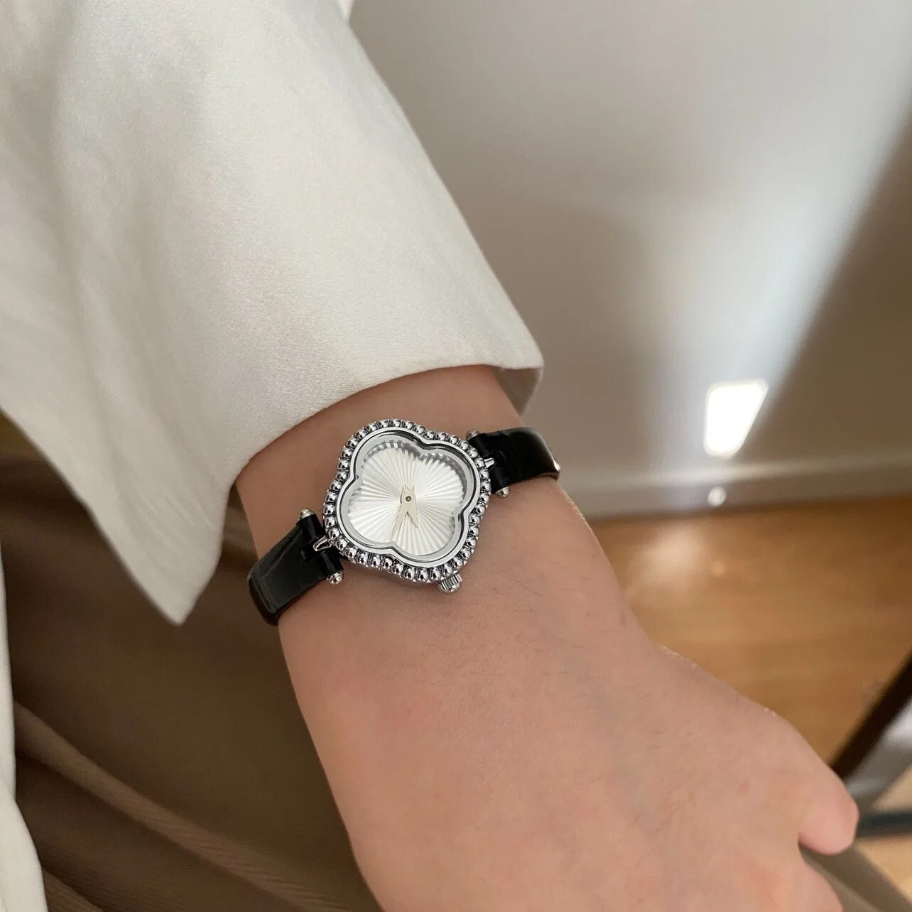 Leder Armbanduhr – PITANI® - Main Image