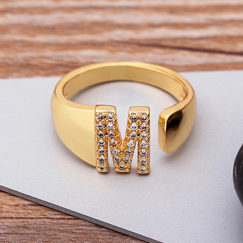Größenverstellbarer Buchstaben Ring