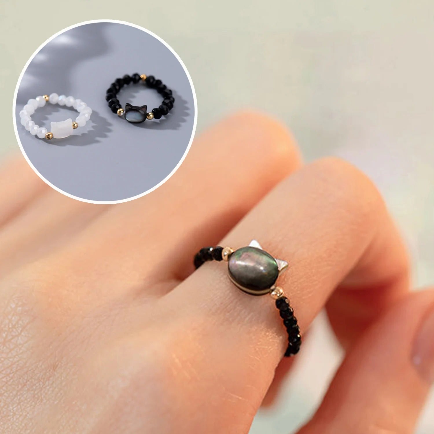 Größenverstellbarer Perlen Ring mit Katzenmotiv  "Gatto Bianco Nero no.946" - PITANI