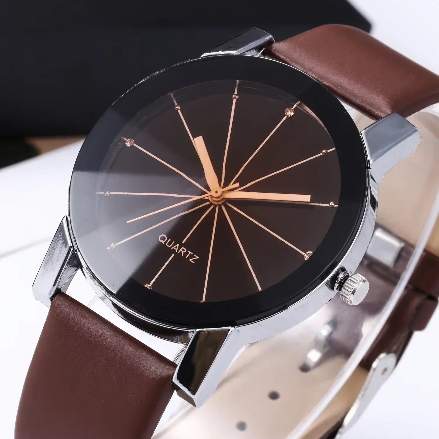 Elegante strahlenförmige Partner Armbanduhr "Bicchiere rotondo creativo no.5151" - PITANI