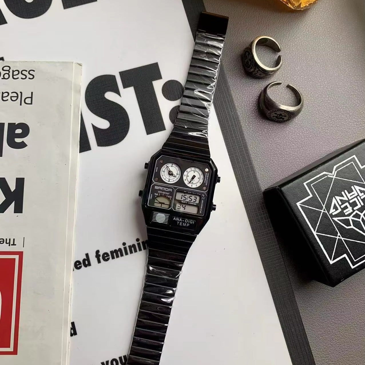 Außergewöhnliche multifunktional Retro Armbanduhr "Retro Square no.5218" - PITANI