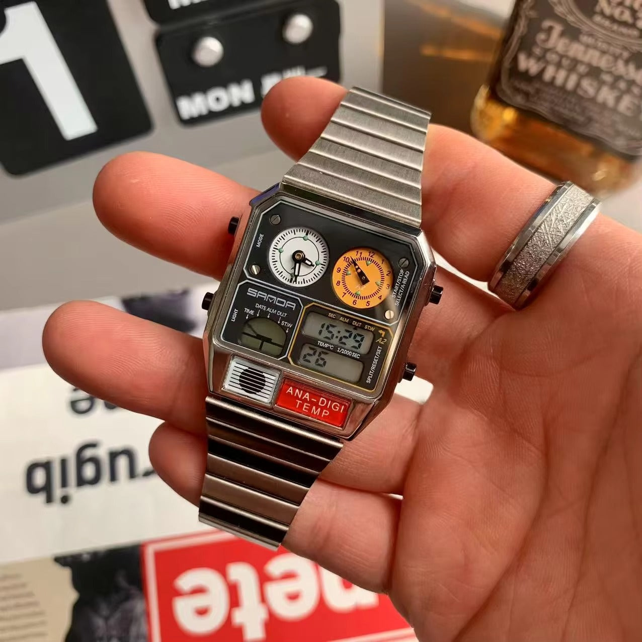 Außergewöhnliche multifunktional Retro Armbanduhr "Retro Square no.5218" - PITANI